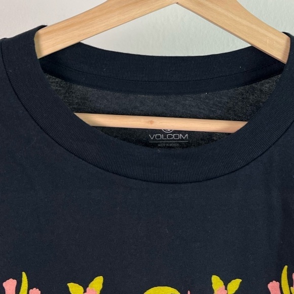 NWT Volcom Stone Tech Short Sleeve Graphic Tee T-Shirt Black Pink - Picture 6 of 7